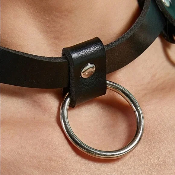 PU Leather Heart Charm Buckle Harness - Picture 3 of 7